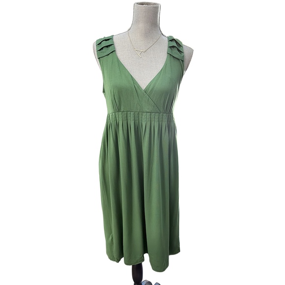 Ann taylor loft Dresses & Skirts - Ann taylor loft summer dress babydoll v-neck sleeveless green casual